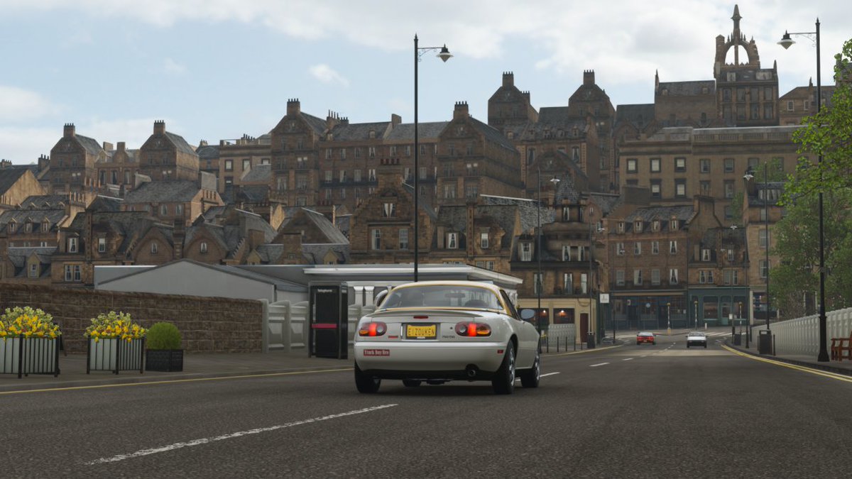 Virtual driving tour of Edinburgh as I went around to the city circuit and street racing events in the NA Miata.