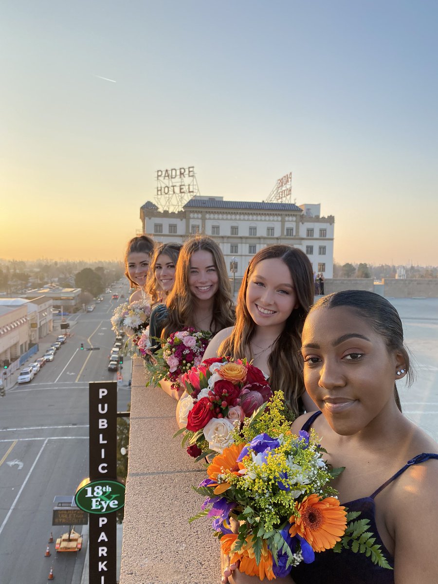 RieleeBryan's tweet photo. some formal pics bc i’ll never get another highschool dance again</3 https://t.co/l3oGXr654e