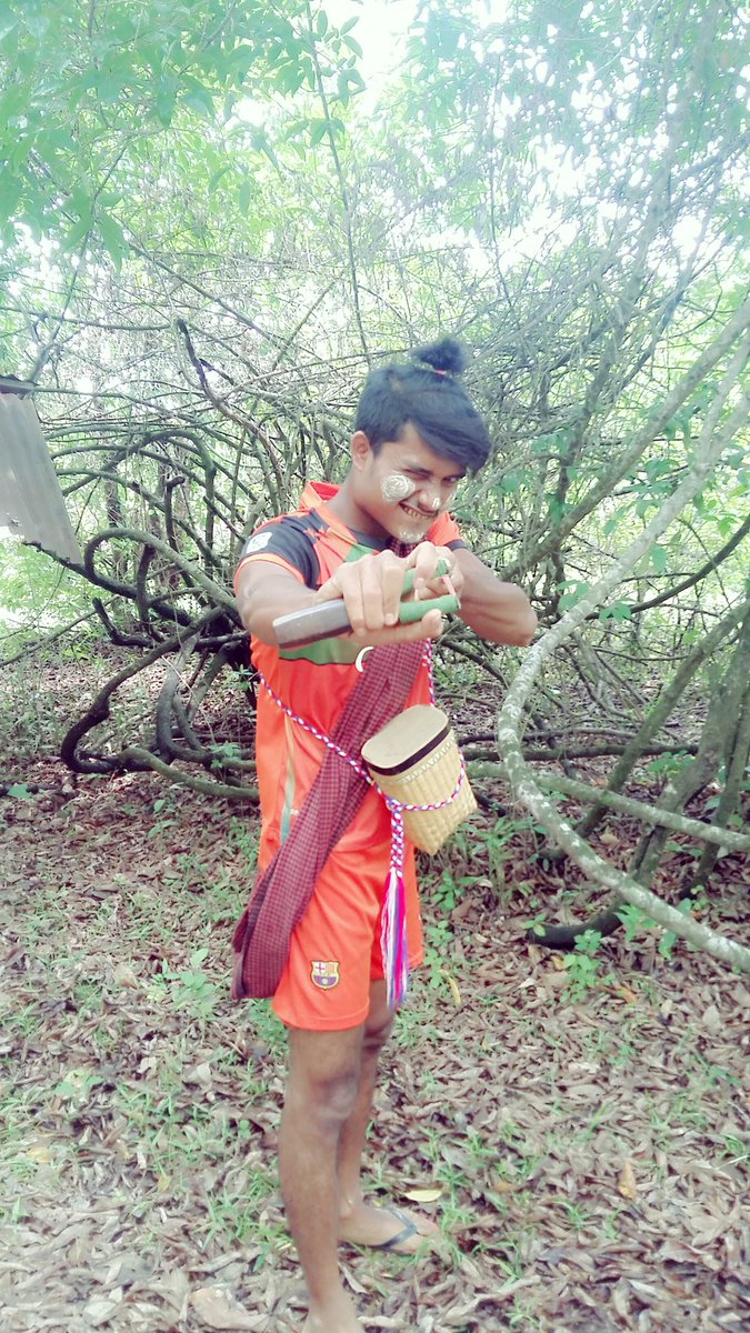 n89zpyaesone's tweet photo. ေညနက္ေတားထဲလိုက္မလား
Stay home ေနမလား
ႀကိဳက္တာေရြး 
ဘဲႀကိးေတဘဲေလးေတြ😁😁😁😁😁
ေတားထဲအုန္သိးသြားညစ္မလို😁😁😁😁 https://t.co/liuWQiCFrb
