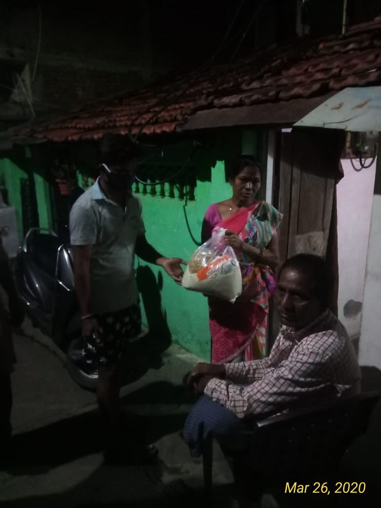Swayamsevaks are working, round the clock, all around Nagpur, to reach out to needy in every possible way.  @PravinDatke @prafullaketkar  @airnews_nagpur  @Devendra_Office