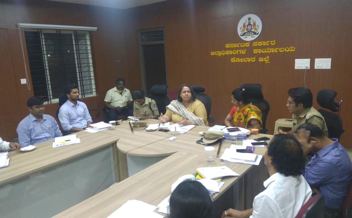 Kolar District In-charge Secretary Smt. Uma Mahadevan, IAS reviewing activities taken up by district officials of containment of COVID-19 at DC office, Kolar. DC, CEO, SP Kolar, SP KGF, ADC, Health dept officials and COVID-19 Nodal officers were present.