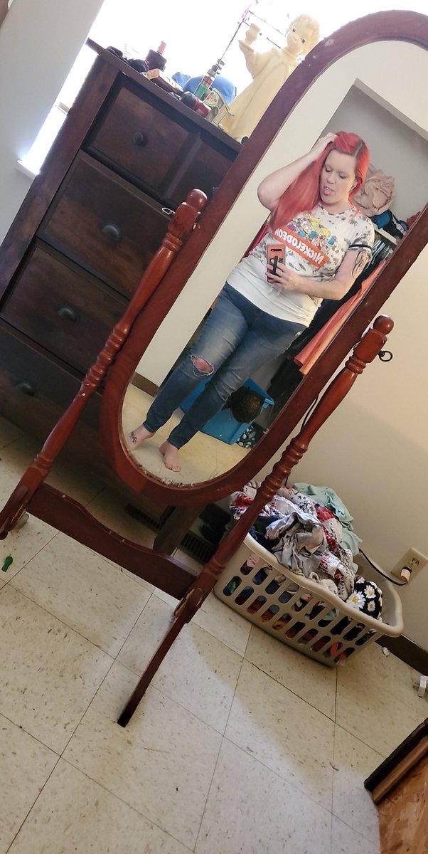LylyBlueEyes's tweet photo. The last one is awful, but it's the first one of this group.  The first picture I took after my heart was completely shattered by someone I never thought would hurt me.  I don't know how I'm going to put myself back together this time. https://t.co/YsUO2XhxN3