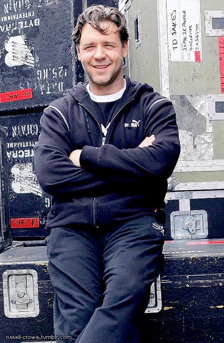 Russell Crowe’s Birthday Celebration | HappyBday.to