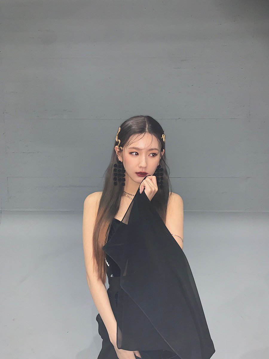 G_IDLENSP's tweet photo. [#MIYEON] 🖤🥀🤍

https://t.co/WWbT5UxfAW https://t.co/LbXNxSfpUc