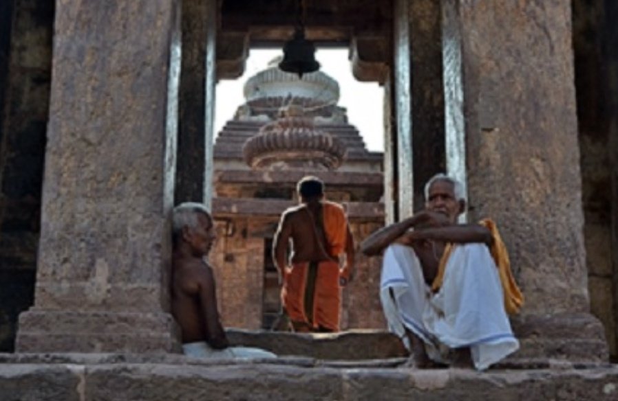 These temples have marvelous Stone works and are a feast to the Connoisseurs of Archaeology & Heritage.  @CosmosSanatan