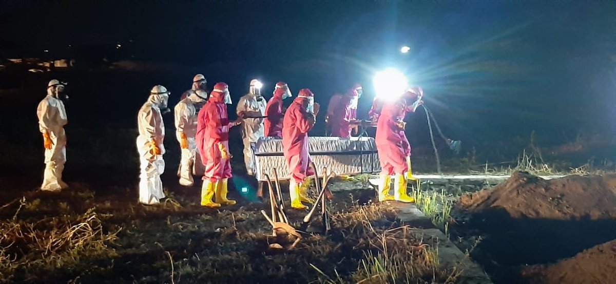 BPBDDIY's tweet photo. Tetaplah dirumah.
Jaga kesehatan Anda dan keluarga.
Selalu berdoa berserahdiri kepada Tuhan Yang Maha Esa.
#jagajogja
#jogjabisa
#COVID19indonesia 
#COVID19 https://t.co/tdHvRX7kJG