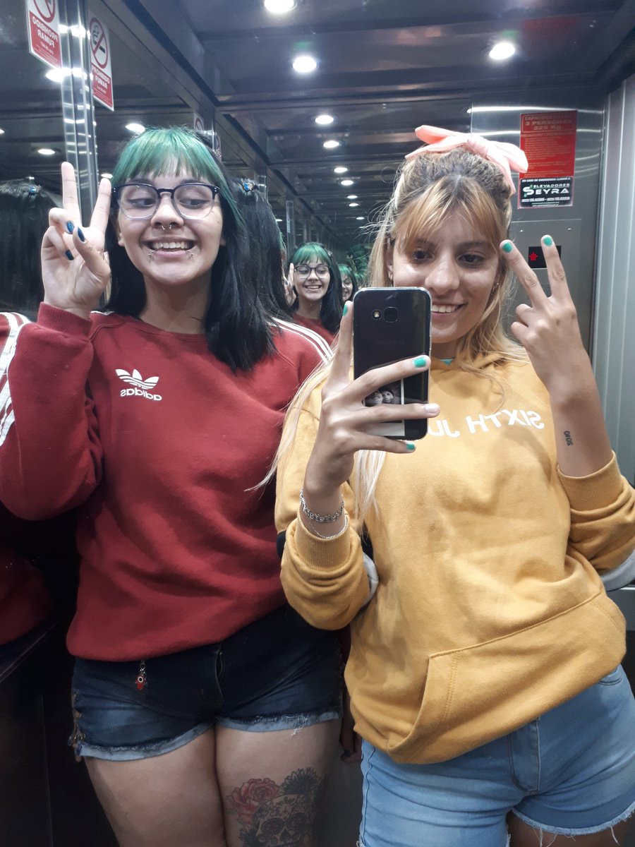 ChisteSol's tweet image. Casi una decada @Bubble_shoutss  💖 que haria sin vos