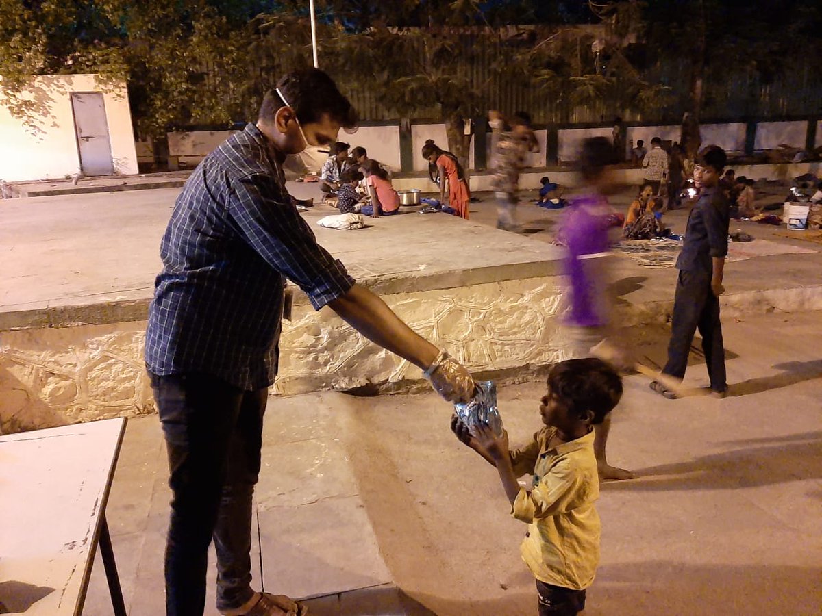 DiMaRF5's tweet photo. #COVID_19: Operation COVID-19(Day 6 )((Breakfast,lunch and dinner distribution)) You too have a stake in this collective responsibility. Step forward and do ur bit!! #WeStandWithFellowCitizens #staysafestayhome #IndiaFightsCorona #DiMaRF #ResolvedToFightDisaster https://t.co/b4gSOam86x