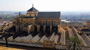 Everbody, especially we kashmiris, must have heard the name of the great mosque in Cordoba Spain(then Andalusia). the mosque-- Masjid Qurtuba widely regarded as one the best pieces of the muslim architectural history. Not to forget that its hypostyle prayer hall could... 1/n