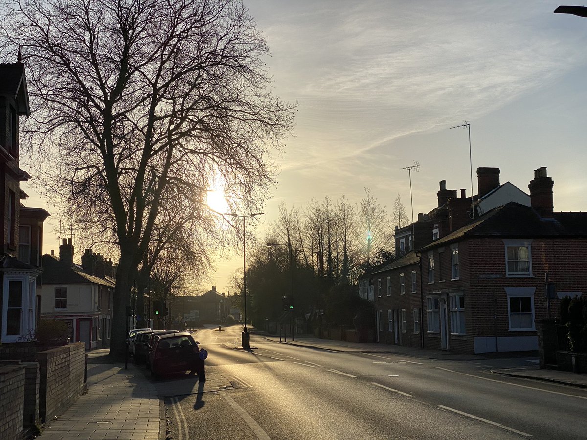 Thoughts with #BorisJohnson and everyone suffering from this awful disease as I watched the sun come up on this morning’s early dog walk. These are deeply troubling times and we all must follow the advice:
🏠 Stay at home
🏥 Protect the NHS
❤️ Save lives
#StayAtHomeSaveLives