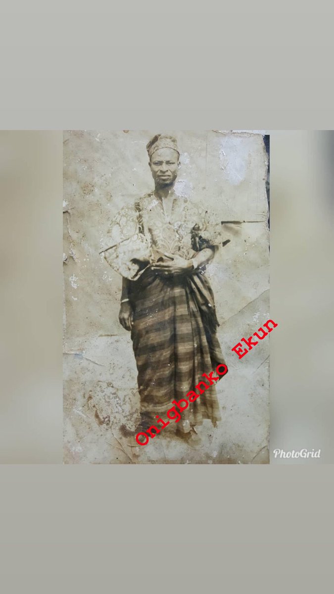 omobaba04's tweet photo. It doesn’t matter whether it has been weeks, month or years- the pain of loosing a father will pinch his son or daughter for a lifetime 😭😭
Buh you gotta move on and accept reality that he has passed away...
just like yesterday &amp; it’s 3 years already 
Onigbanko Ekun 
Sun ree o https://t.co/5Kd3cx8ckf