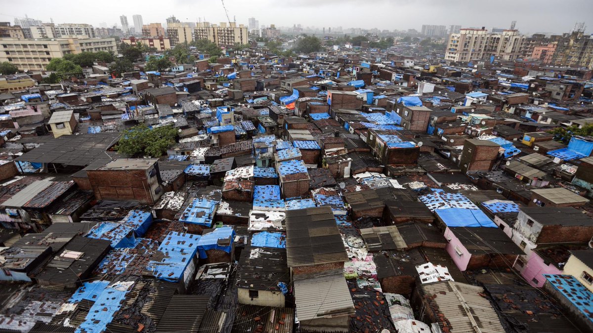 Самая бедная страна в мире 2024. Дхарави Мумбаи. Трущобы Дхарави в Индии. Мумбай трущобы Дхарави. Трущобы в Индии 2022.