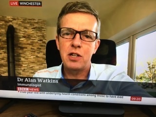 Reducing anxiety is so important during #coronavirus - stress actually lowers your immune system! Fascinating interview with author and immunologist <a href="/AlanDWatkins/">Alan Watkins</a> on <a href="/BBCNews/">BBC News (UK)</a> this morning. Great interview. <a href="/routledgebooks/">Routledge Books</a> #HRRevolution #books #author