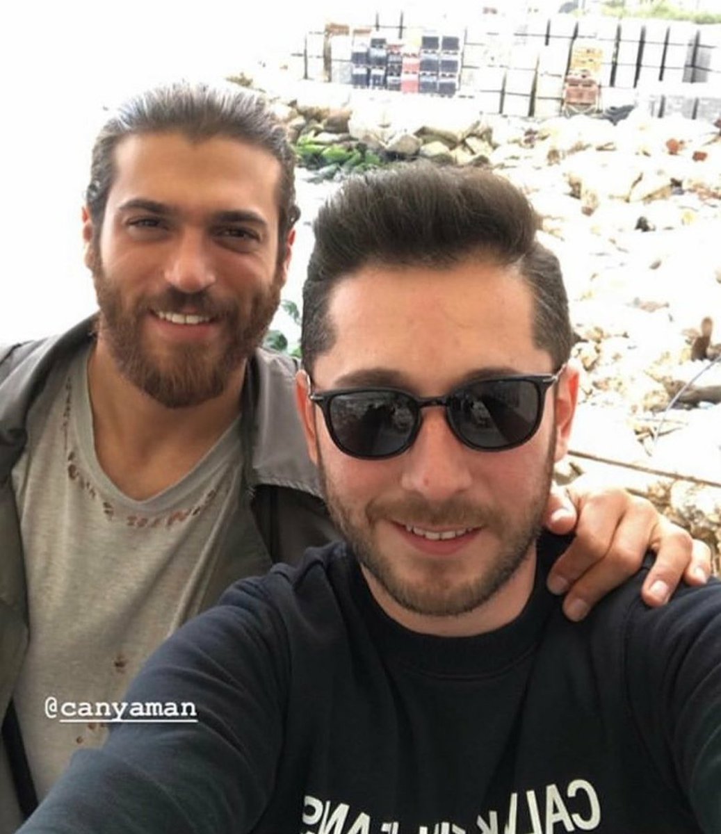 Burak is such a good friend, he travelled with Can and had the opportunity to be with him in such a special moment while they received a worldwide prize   #CanYaman  #DemetÖzdemir