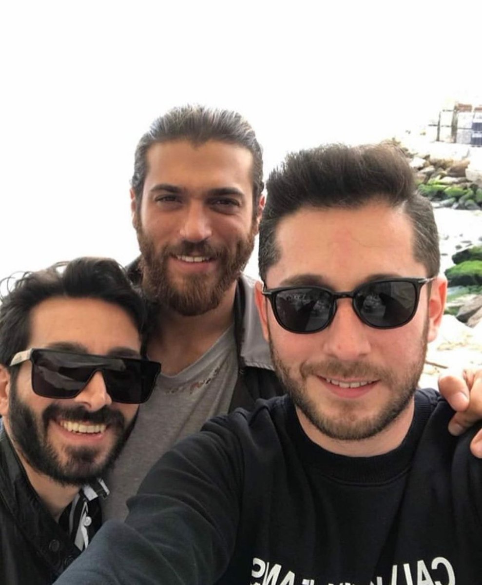 Burak is such a good friend, he travelled with Can and had the opportunity to be with him in such a special moment while they received a worldwide prize   #CanYaman  #DemetÖzdemir