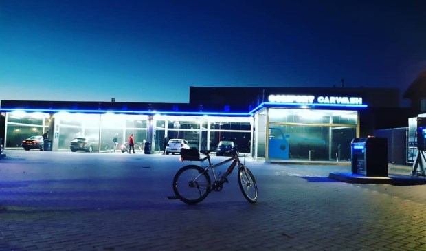 Edese politie deelt tientallen waarschuwingen uit voor negeren groepsverbod [EDE] De politie in de gemeente Ede heeft zaterdag meerdere waarschuwingen uitgedeeld aan groepen mensen die volgens de geldende coronamaatregelen te dicht bij elkaar waren...