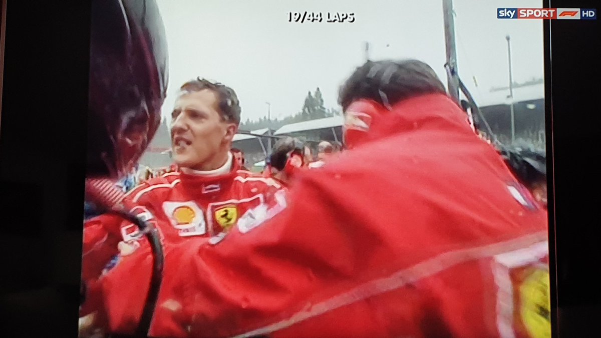 MS2K's tweet photo. Und Michael rennt wutentbrannt zu @therealdcf1 😲 #Spa1998 #SkyF1 https://t.co/tPetWYhH4S