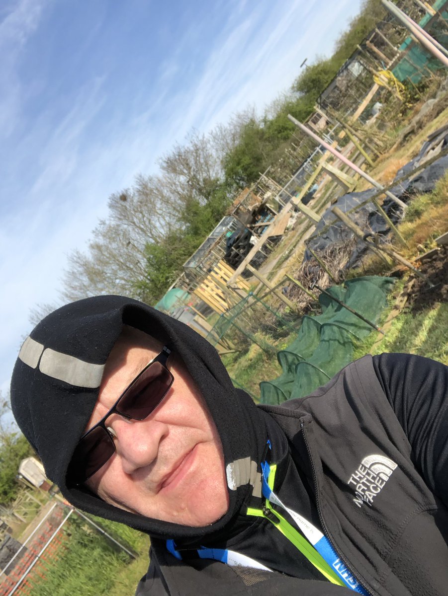 matrontom's tweet photo. Doing my bit for Social distancing - would you come close to anyone looking like this? Digging for victory - be safe out there all https://t.co/bszsjqTVNS