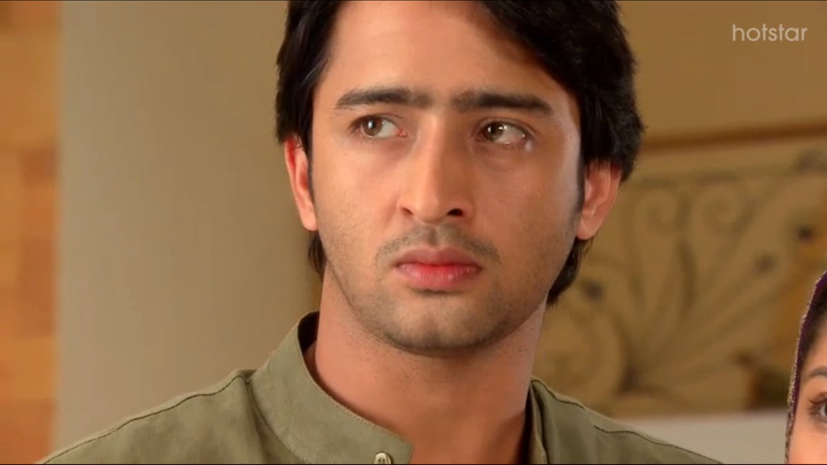 Utter calm, absolute confidence. Iske close ups kitne mazedaar hain iss scene me.  #Navya  #ShaheerSheikh