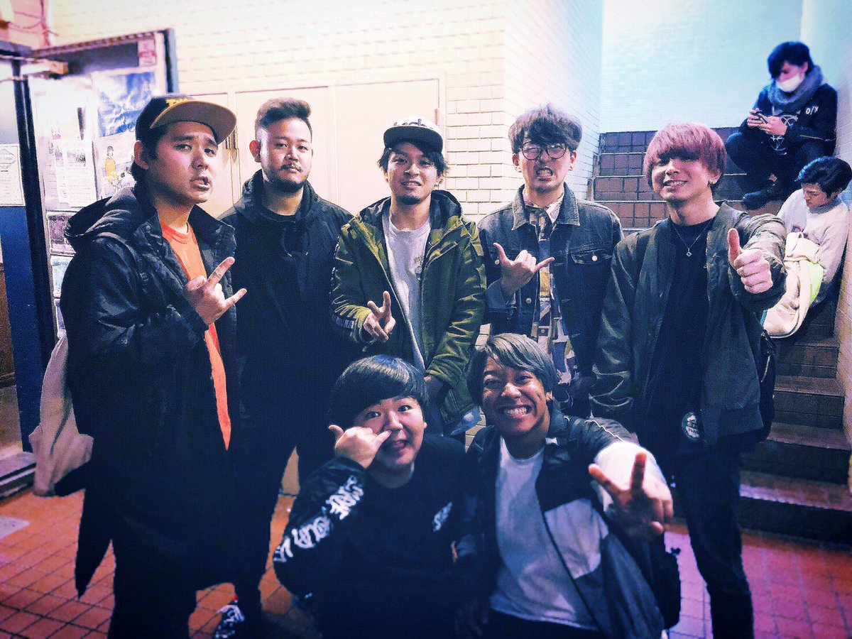 0609hiyu's tweet photo. BIRDLANDまで行きたかったけど、僕らは最悪の事態のことを考えたら今は大人しくしておくことにしました。
最後にひぇあふぉうと一緒にライブしたかった気持ちは完全に不完全燃焼だけど、我慢。
画面越しではあるけど最後にあいつらどんなライブするのか楽しみ！！ https://t.co/YQXpmVx2Md