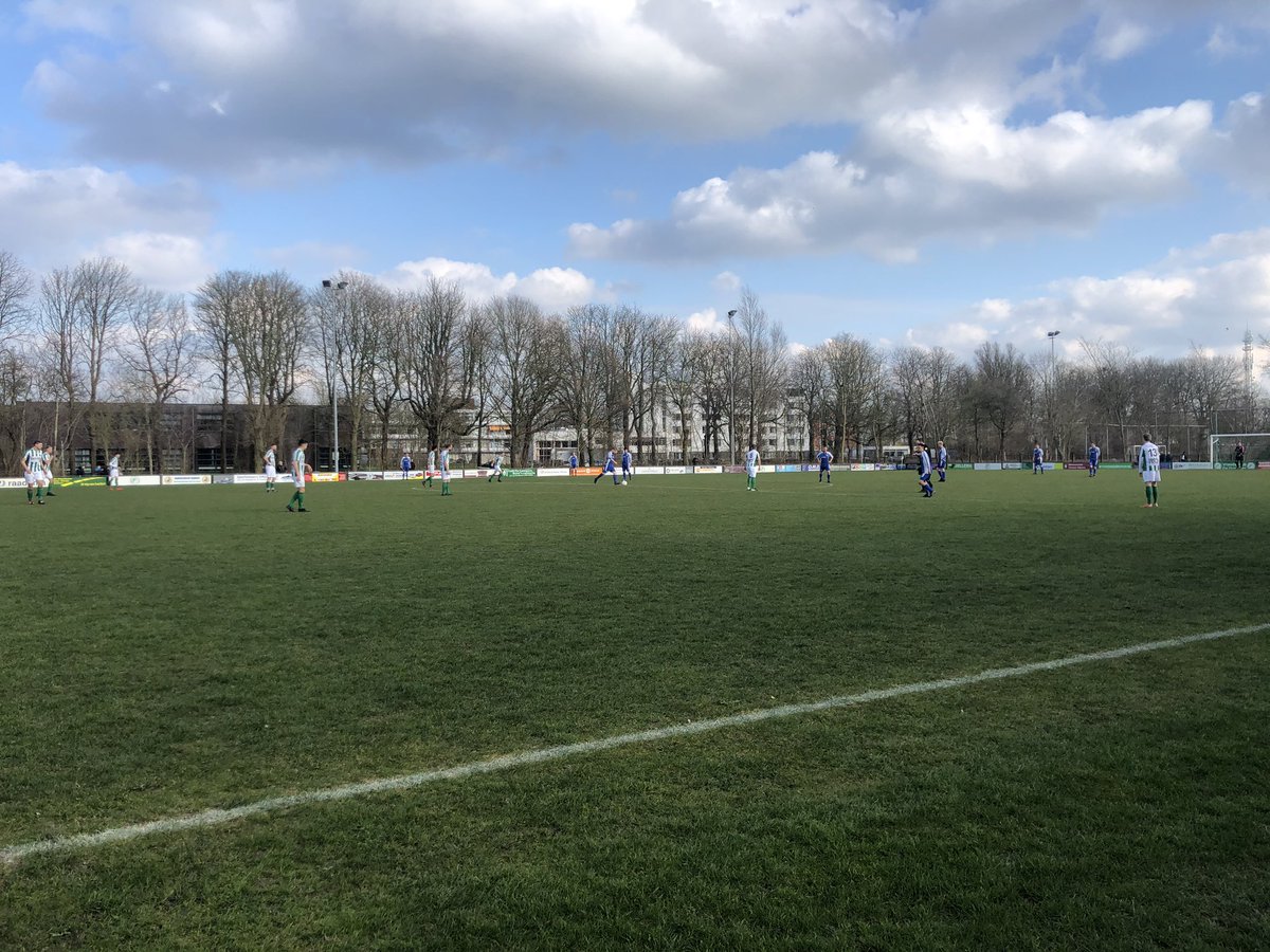 rmtrpstr's tweet photo. @vvdokkum vs @VenV68 was 7 maart de laatste #voetbal #wedstrijd die ik bezocht in de #zaterdag #competitie.
De #Dockumers wonnen op het #Harddraverspark met 2-1 van de mannen uit #Garijp. https://t.co/V64jP43mut