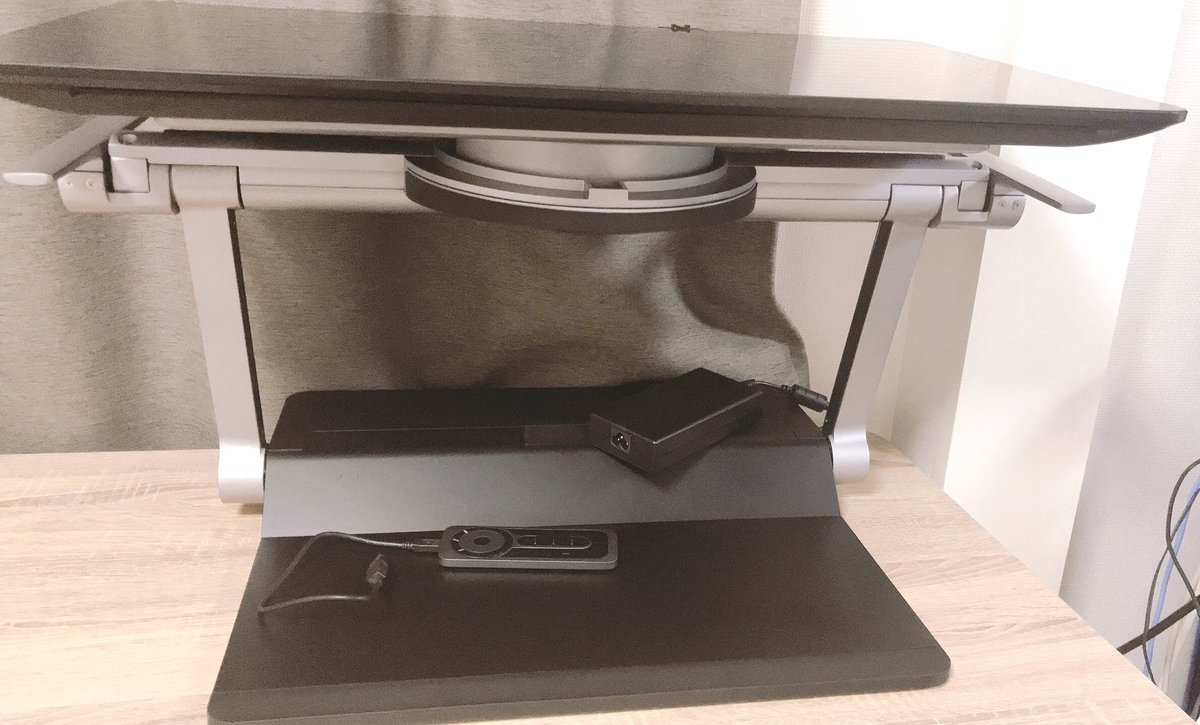 rasneko's tweet photo. #Wacom #CintiqPro24 #ErgoStand https://t.co/Qn2vcHwIrb