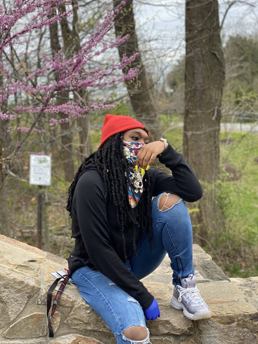 Looking for nature for the answer 
#nature 
#bravenewworld
#pandemicposing
#killerstarr
#dmvbeauty
#ReflectResetRenew 
#whentheearthspeaks 
#pandemicphotoshoot
#pandemicperspective