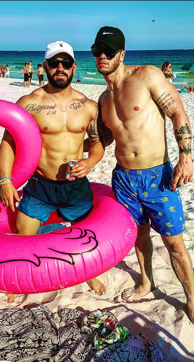FosterPatout's tweet photo. ThrowBack with some Bruce, beaches, and a baby beard. @BlakeLatiolais https://t.co/uUmUGQ8P7o