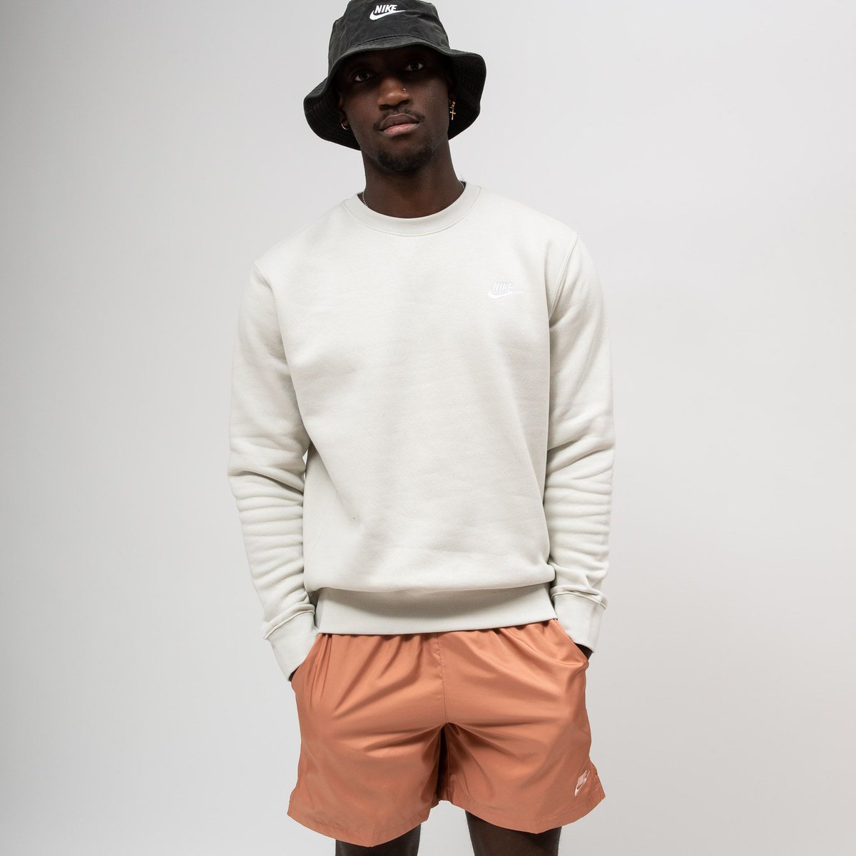 nike sportswear washed bucket hat