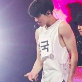 Jungkook is sleeveless tops — a thread we all need