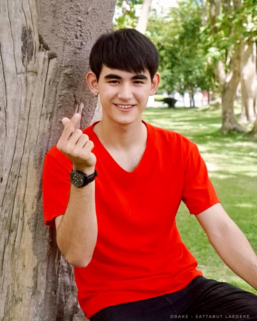 DK_Dukee's tweet photo. โย่ว!! วันอาทิตย์พวกเรามานั่งๆนอนๆ .. ชิลแบบไม่ทำอะไรเลย กันคับทุกคน 😎😝 

Sunday checklist: do nothing &amp; chill 😎🤫

#2getherTheSeries #คั่นกู #พี่มิล
@Drake_Laedeke #Drake_Laedeke
@DrakeHouse_FC #ลิงน้อยของเดรก
@ShakeMilll #ShakeMilll https://t.co/fIWeXyjfL0