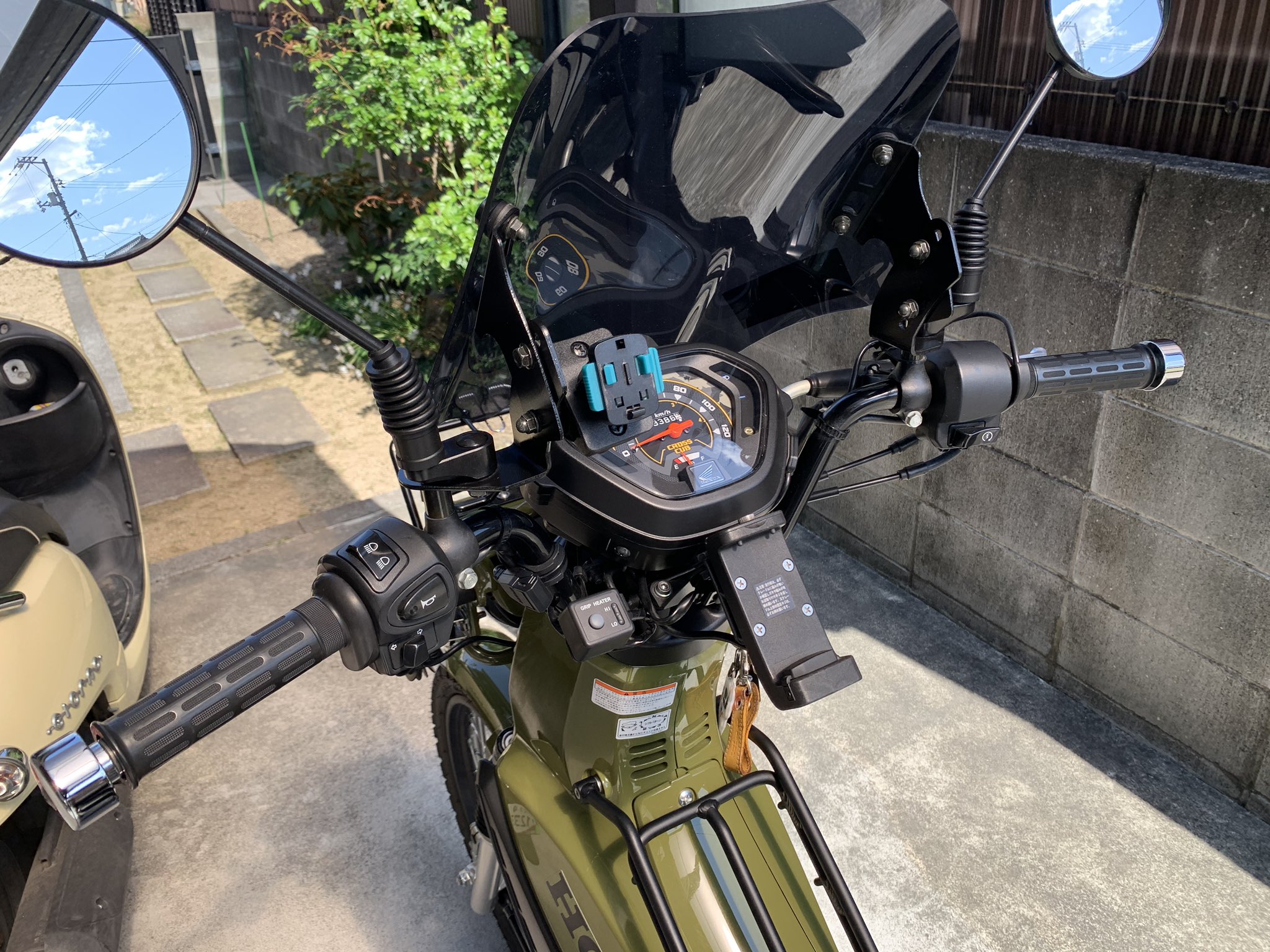 青カブ C125に乗り始めて クロスカブの良さが改めてわかりました 幅広いアップハンドルそして高いシートで 長距離なら クロスカブですね C125は 私の想像だと次期モデルは出ないような気がするので 大切に乗りたいと思います 青カブ C125に乗り始めて クロスカブの良さが改めてわかりました 幅広いアップハンドルそして高いシートで 長距離なら クロスカブですね C125は 私の想像だと次期モデルは出ないような気がするので 大切に乗りたいと思います