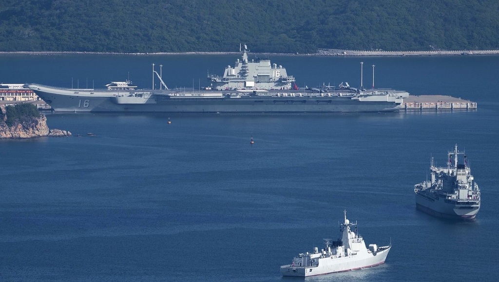 Авианосец лексингтон cv-2. Ляонин авианосец. Шаньдун авианосец. Cv 16. Ляонин авианосец.