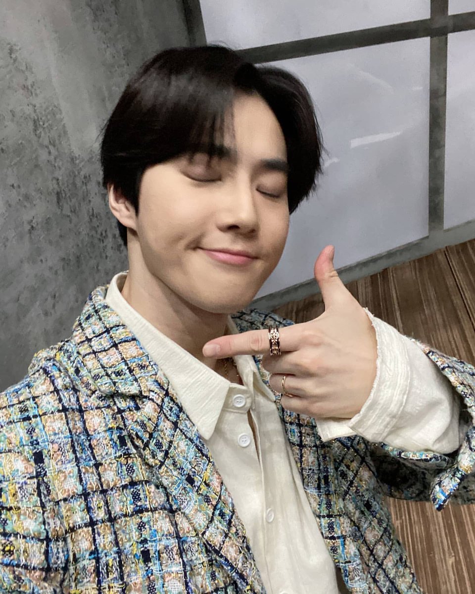 eden_itsss's tweet photo. 이.. 로맨티스트들아.... https://t.co/rr55eZJ4AW