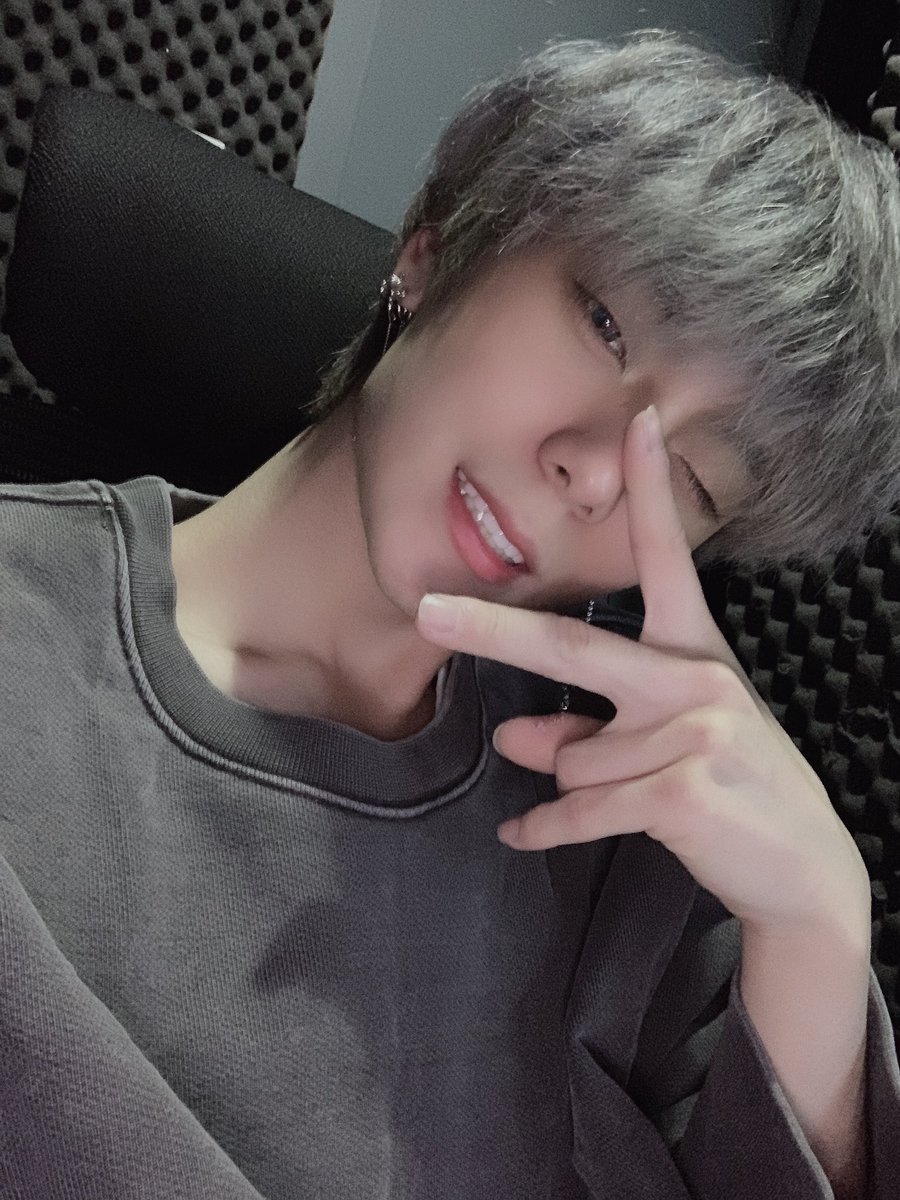 1team_twt's tweet photo. [#1TEAM #제현 #JEHYUN]
한주의 마지막!!
행복하게 보내세용!! https://t.co/uPyjwUaOKD