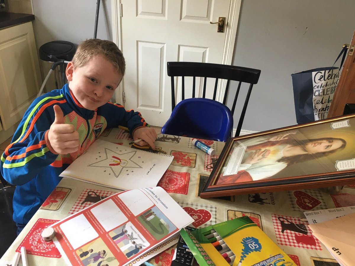 StRonansPS1's tweet photo. Schools are not #closed They are #open in a different way #virtuallearning Teaching staff continue to support learning online for those 1000s of pupils unable to attend #BuildingOurVirtualStRonans  #StayHomeSaveLives
#ProudToBePartOfStRonans #ProudToBeATeacher https://t.co/CdVjvsA8ur