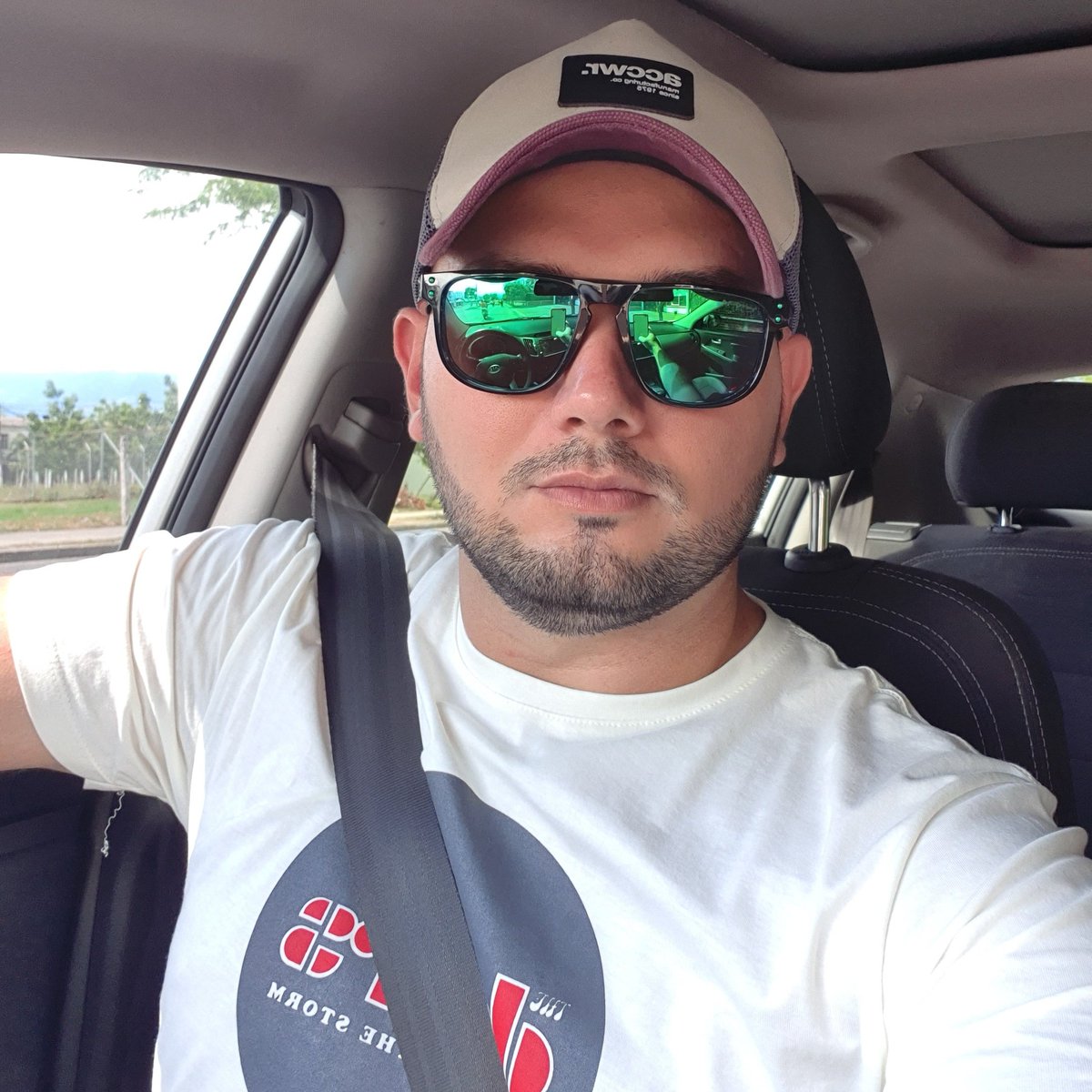 carloscelly's tweet photo. #NuevaFotoDePerfil https://t.co/pmTG3Xg2ky