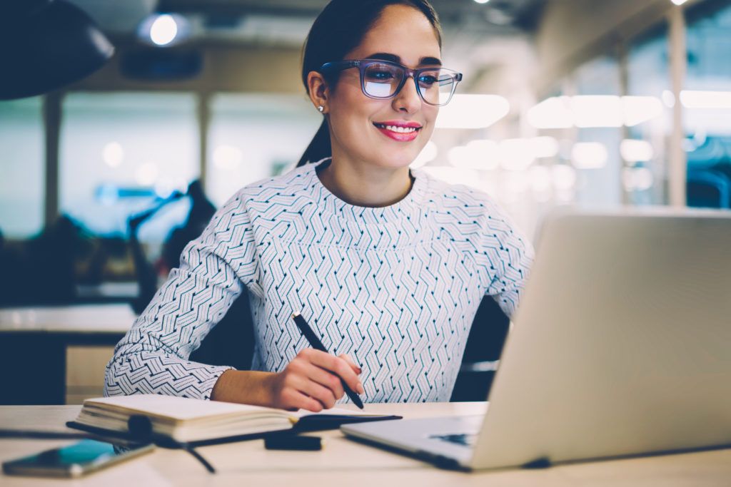 CFA_CMontsouris's tweet photo. 💻 Le recrutement continue même à la maison ! 
➡️ Vous souhaitez vous orienter vers un BTS SAM en alternance en 2020 ? Cette offre de contrat en alternance n'attend que vous ! 
https://t.co/G7Yuh7BmvM
#apprentissage #formation #alternance #recrutement #restezchezvous https://t.co/vi1gV8Y3Gi
