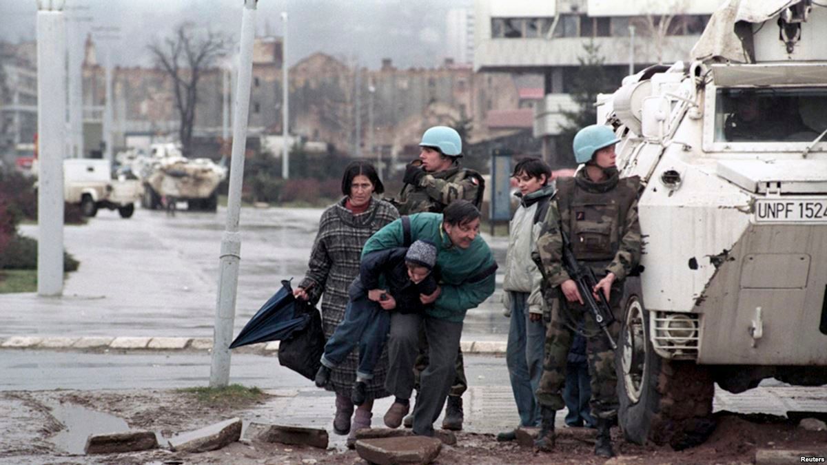 On this day, 1992, the Siege of  #Sarajevo began. It was the longest siege of a capital city in the modern era. Sniper attacks and mortar fire was a constant and daily threat to civilians. Over 50,000 people were injured, 11,541 killed, including 1,601 children.  #RememberSarajevo