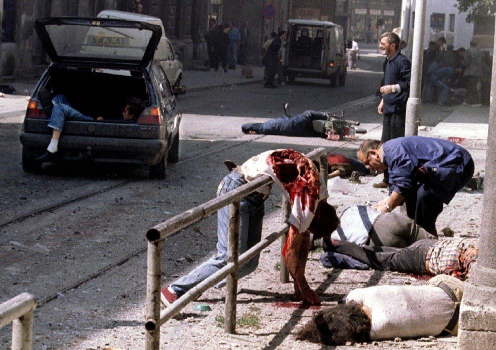 On this day, 1992, the Siege of  #Sarajevo began. It was the longest siege of a capital city in the modern era. Sniper attacks and mortar fire was a constant and daily threat to civilians. Over 50,000 people were injured, 11,541 killed, including 1,601 children.  #RememberSarajevo