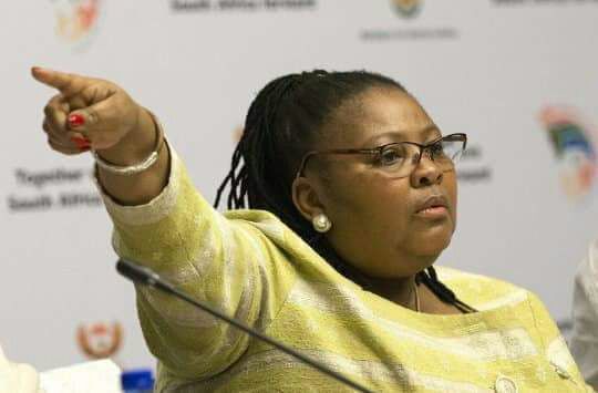 TlotlisoM_'s tweet photo. #DearMrPresident Cyril Ramaphosa

As an African, I join others in condemning Bill Gates and his friends in wanting to test the so-called #Covid19 #vaccine here. Let them try that in the USA, UK, Spain and Italy. Africa is not a test lab ... Haaaaak! https://t.co/CnmgKxUxvK