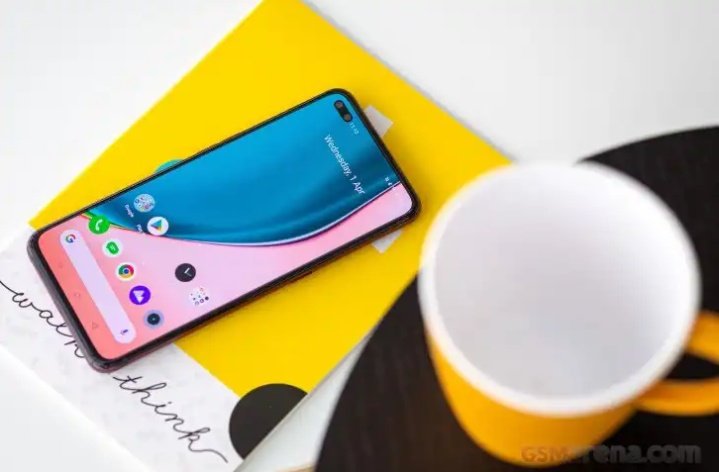 Mokshaajain's tweet photo. Realme X50 Pro 5G in for review
#realme #realmex50pro @realmemobiles 
Here's a familiar face. This is our second encounter with the Realme X50 Pro 5G - we spent some quality time with a pre-production unit, but here we have the finished... https://t.co/RD912JV5md