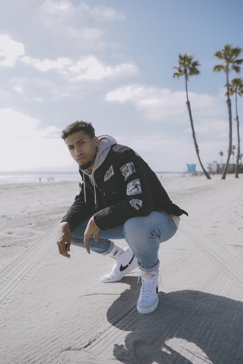 dru4PF's tweet image. basically i’m saying, either way we bout’ to slide