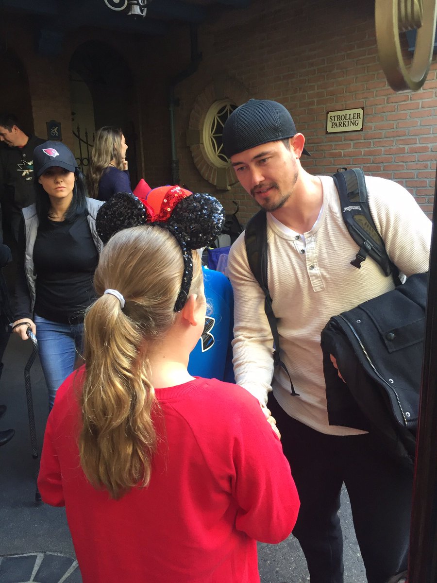Bustiefam's tweet photo. I’m so sad it’s coming to an end!😢 Instead of “cops and robbers” my kids used to run around playing Hawaii 5-0.❤️ Great memories!! Running into Gabriel at Disneyland a few years ago was the icing on the cake for them! 
#FinalAloha #HawaiiFive0 https://t.co/CAgxV7Ipz0