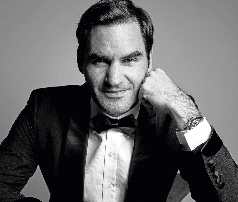 Roger Federer as Captain Holt