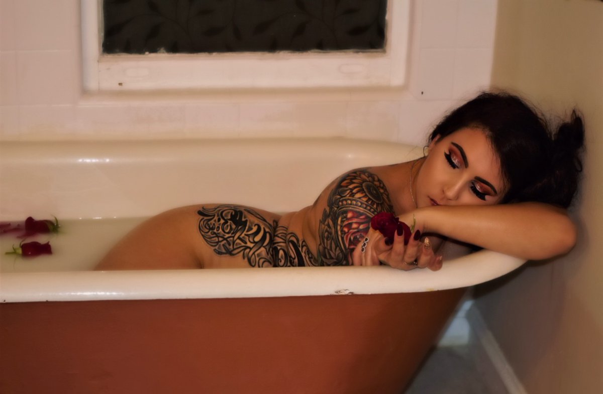Mrs_Boudoir's tweet photo. Subscribe to my OnlyFans NOW for only $3! Get a FREE naughty video when you do. ❤️💋
https://t.co/Y7CionauYG

#onlyfansgirl #OnlyFansPromo #onlyfanspages #curves #curvy #sexy #tattoo #tattoos  #art #photography 
#model #love #subscribe #sale #onlyfans #latepost https://t.co/rbJx4o2smE