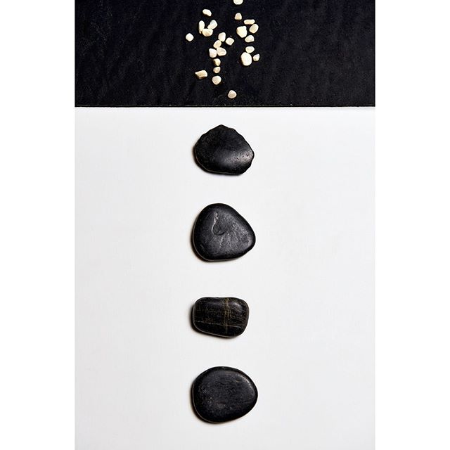 hellmantica's tweet photo. Stone pathway
.
Alors lumière naturelle ou artificielle ? #cbc_defi 6/9
.
Plus d'infos dans le lien épinglé.
.
#highkey #photographe #cbc_pics #stilllifephotography #naturemorte nikonfr https://t.co/PEYEwwviBT