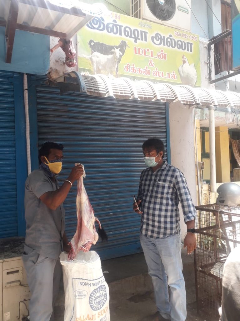 Deva_ICL's tweet photo. விதிகளை மீறி செயல்பட்டதால் சென்னை மாநகராட்சிக்குட்பட்ட பல்வேறு இடங்களில் பல கறிக்கடைகள், மளிகைக்கடைகள் சீல் வைக்கப்பட்டு மூடப்பட்டது
மூடப்பட்ட கறிக்கடைகள் அடுத்த 3 மாதத்திற்கு திறக்கப்படமாட்டாது
- பெருநகர சென்னை மாநகராட்சி
#TN144 #CoronaUpdates #GCCgcc https://t.co/YVhg66CMaj