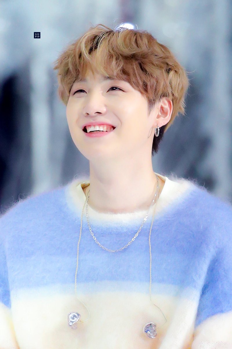 because it’s 1 am and i miss yoongi and his cotton candy colored mohair sweater (a thread)