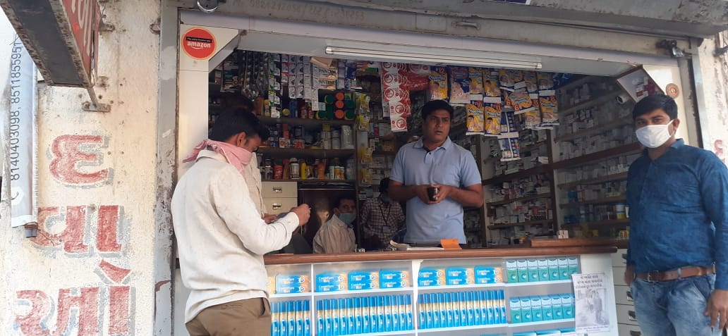 sdmshihor's tweet photo. To check overpricing visited Medical store in Shihor... Found to b over pricing for mask and sanitizer. Legal action initiated against the medical store..
@Collectorbhav @pkumarias @CMOGuj @mahiti_bvn https://t.co/NJRpHSZBpV